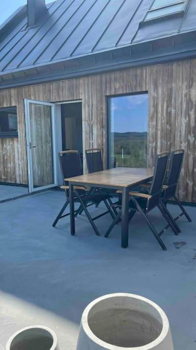 Fint Hus Naera Jaervsoebacken Vila Exterior foto